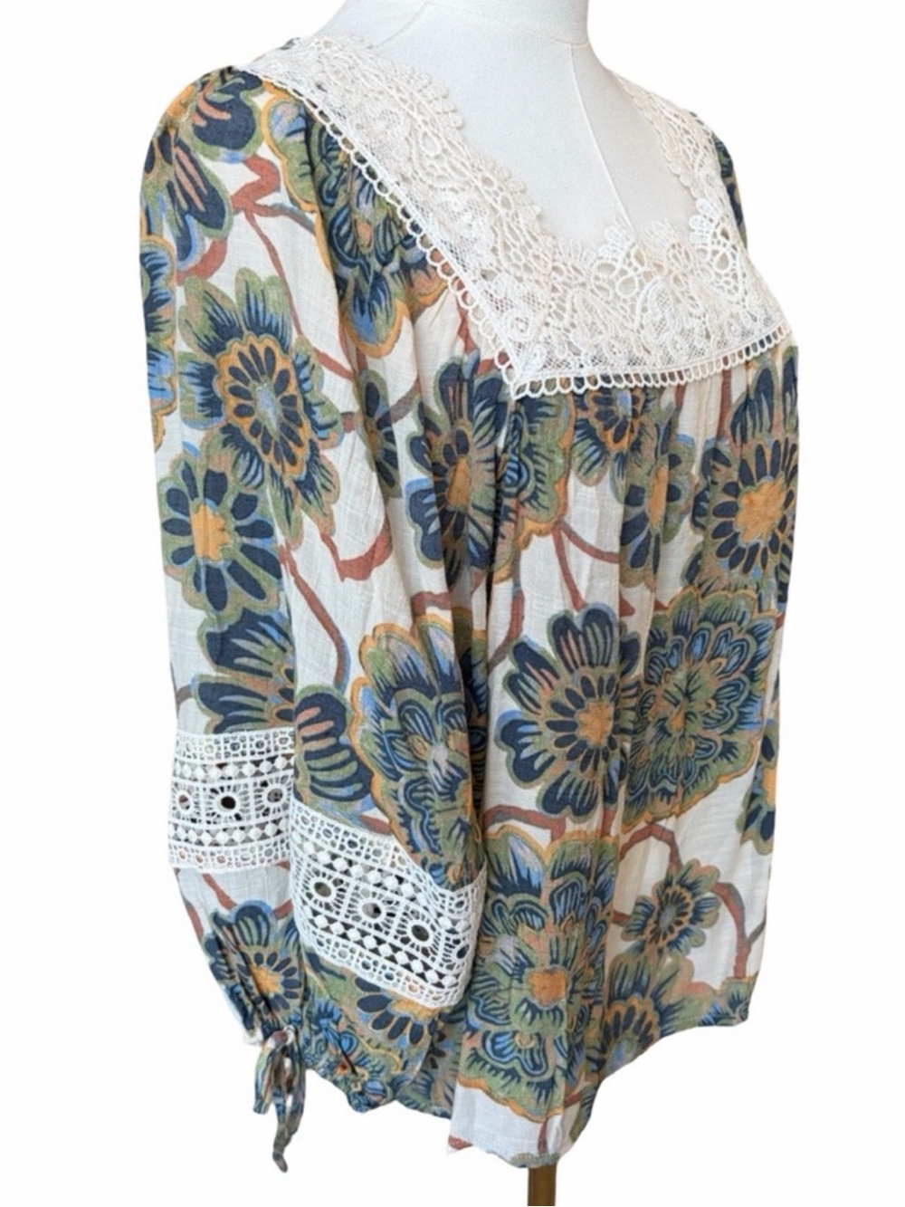3/$15 NEW! Zac & Rachel Floral Crochet Lace Blousy Top Medium